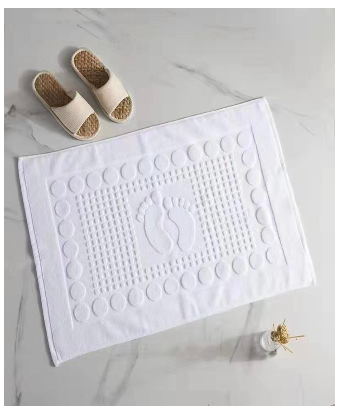 Tapis de douche hôtelier blanc motif pieds